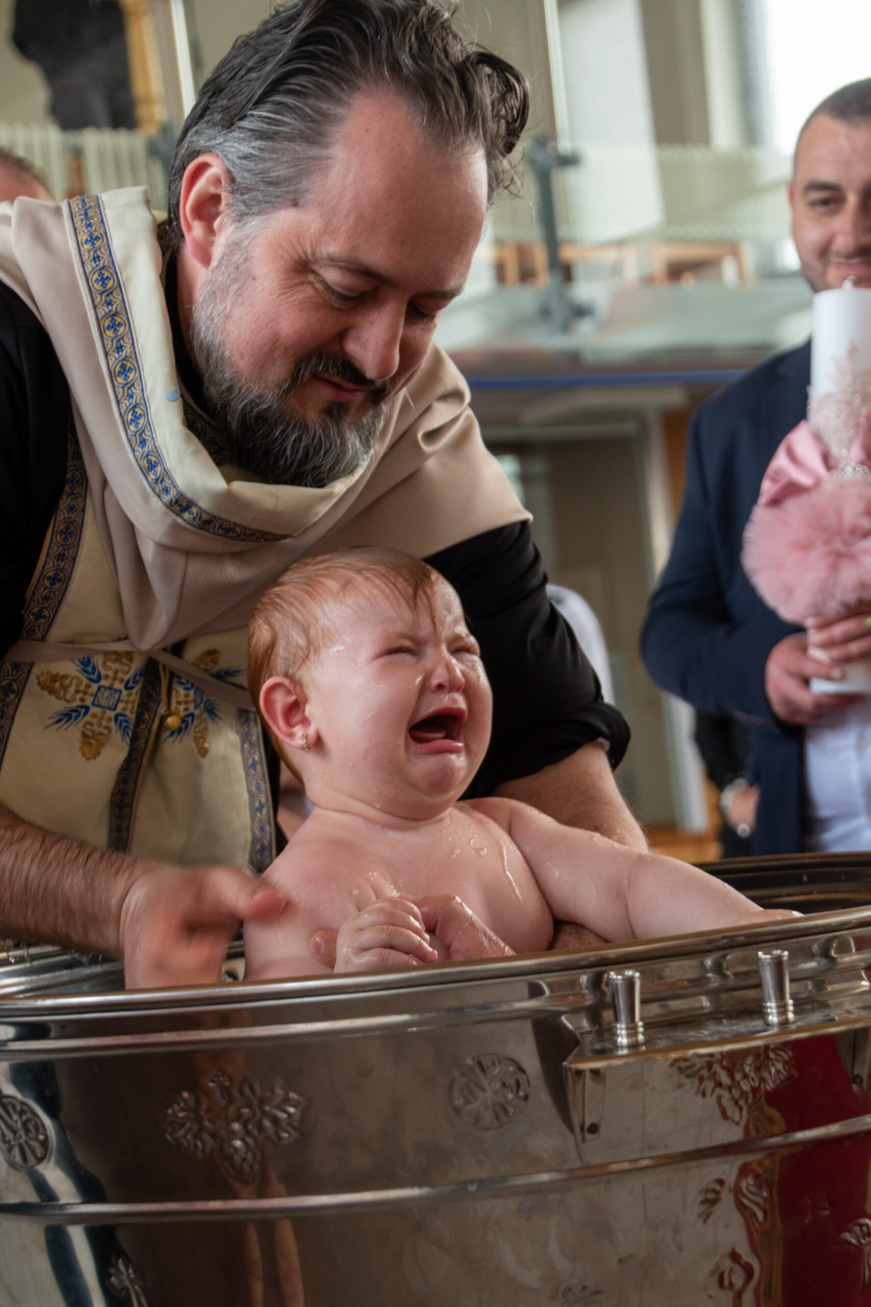 Copil in Cristelnita